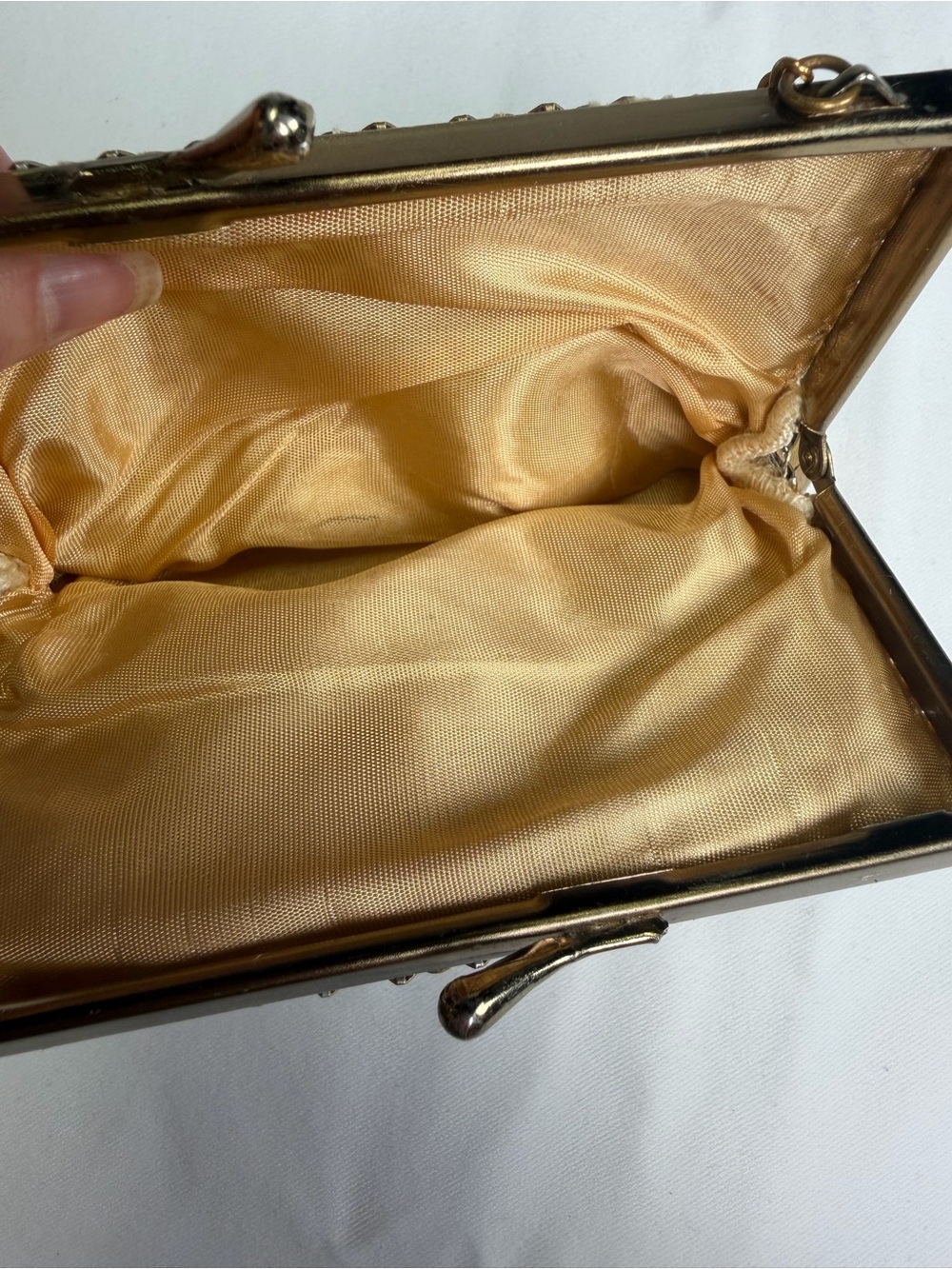 Vintage Beauty - Gold Chainmail Tiny and Elegant Evening Bag - excellent vintage - Picture 12 of 16